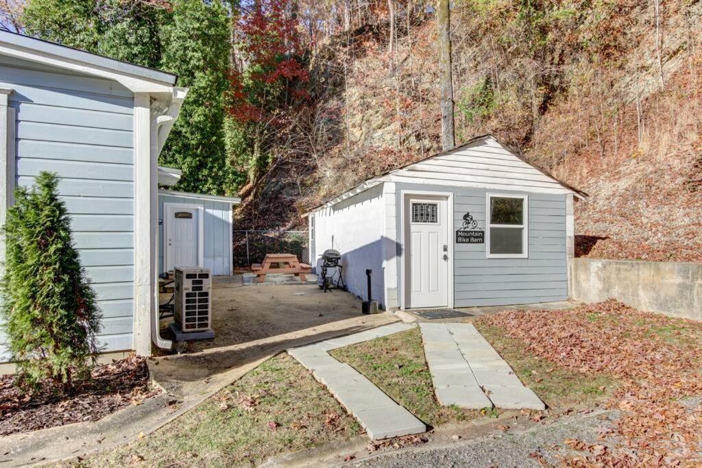 Cedar Blossom Bungalow Is A Cozy Getaway With A 5 Minute Walk To Downtown! Hot Springs Exterior foto