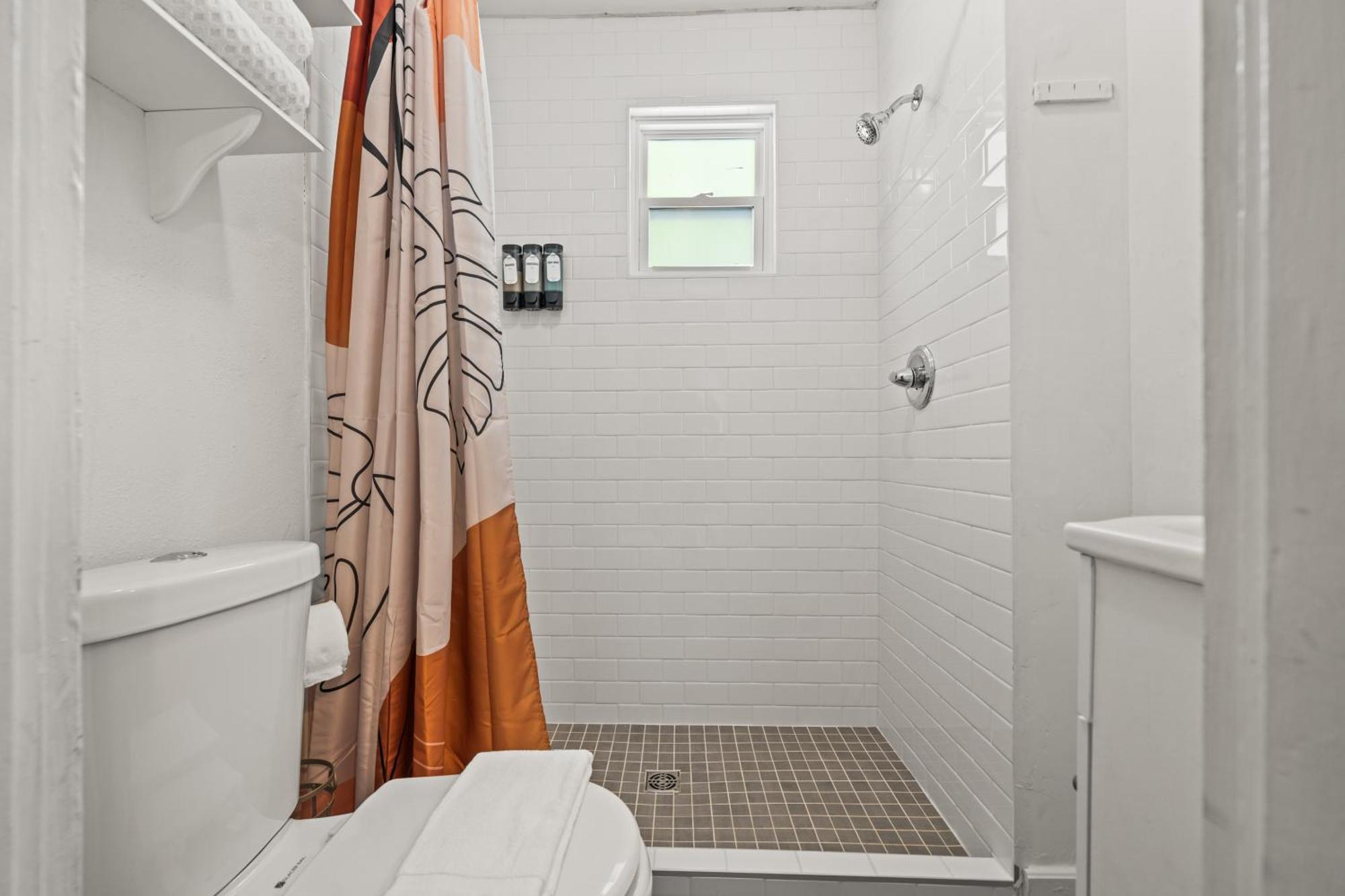 Cedar Blossom Bungalow Is A Cozy Getaway With A 5 Minute Walk To Downtown! Hot Springs Exterior foto