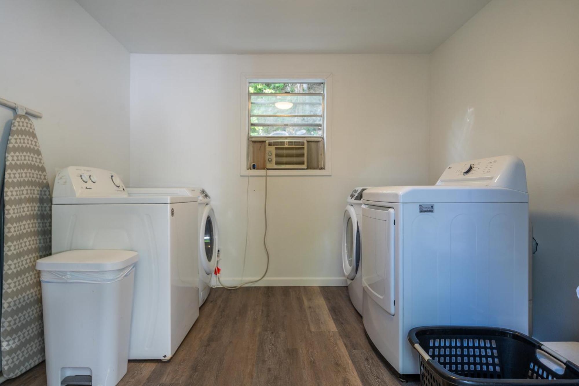 Cedar Blossom Bungalow Is A Cozy Getaway With A 5 Minute Walk To Downtown! Hot Springs Exterior foto