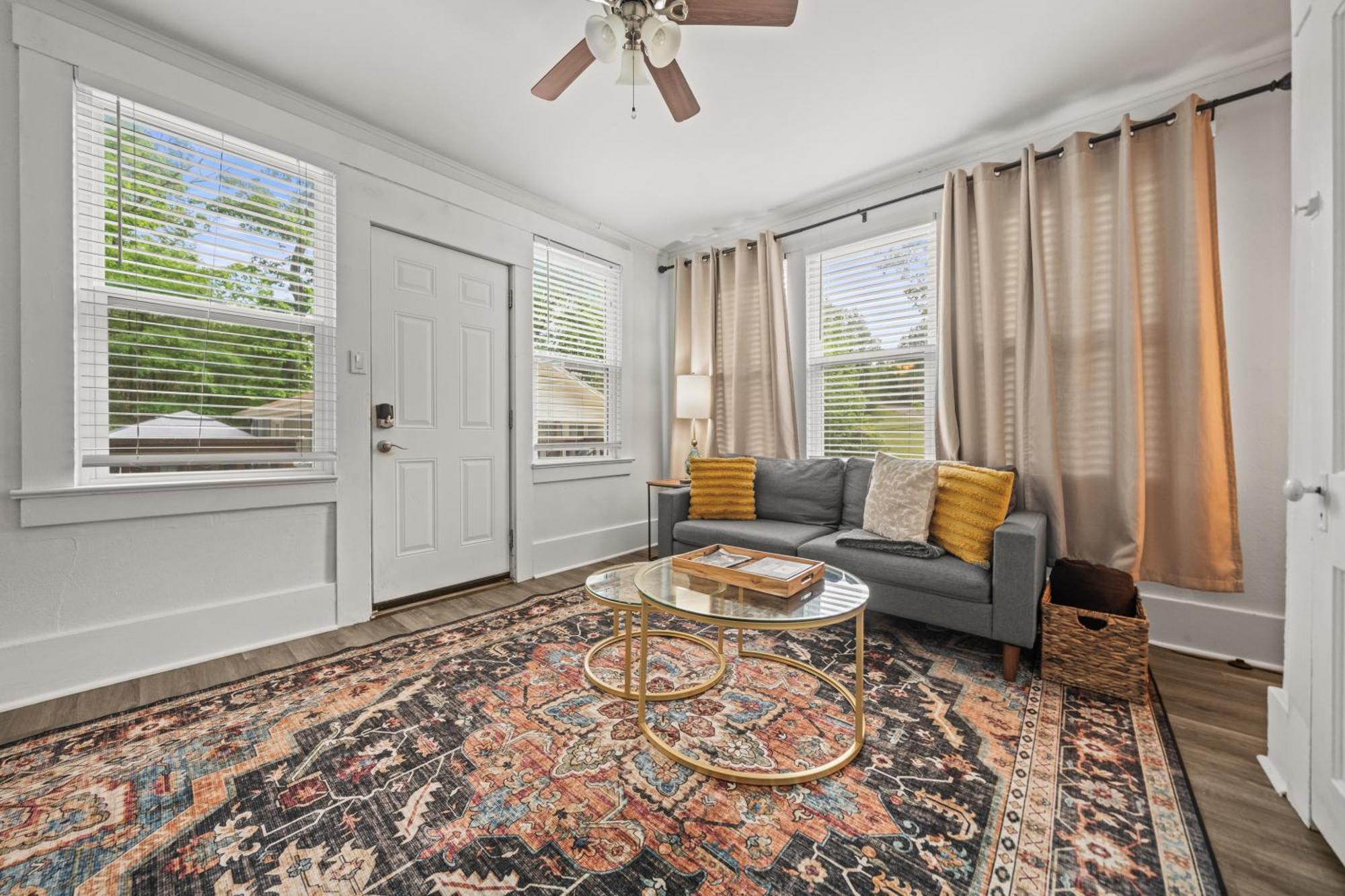 Cedar Blossom Bungalow Is A Cozy Getaway With A 5 Minute Walk To Downtown! Hot Springs Exterior foto